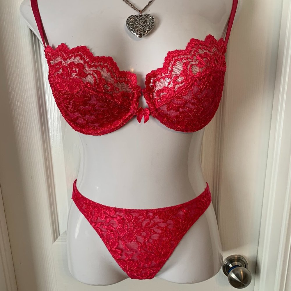 Vintage 90's Bra and High Waisted Panty set